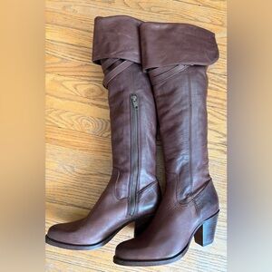 Frye Tall Brown Leather riding boots ,  size 7.5